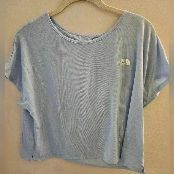 Medium North Face Women's Light Blue Wander Twist Back Shirt - Picture 3 of 6